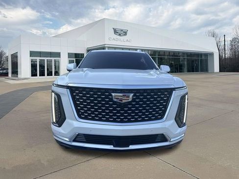 Certified 2025 Cadillac Escalade Premium Luxury w/ Touring Package AWD/4WD image 8