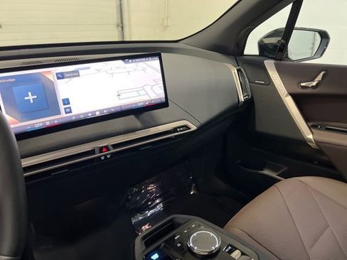 Used 2025 BMW iX xDrive50 image 29
