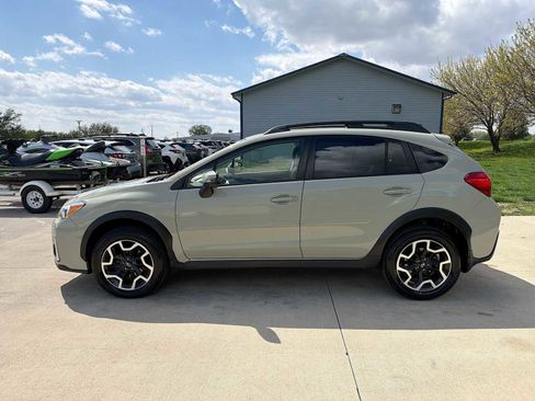 Used 2016 Subaru Crosstrek 2.0i Limited AWD/4WD image 3