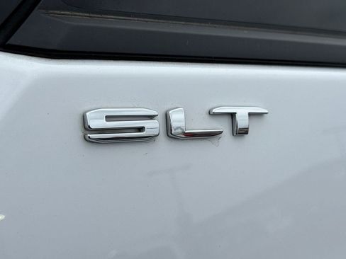 Used 2022 GMC Terrain SLT image 16