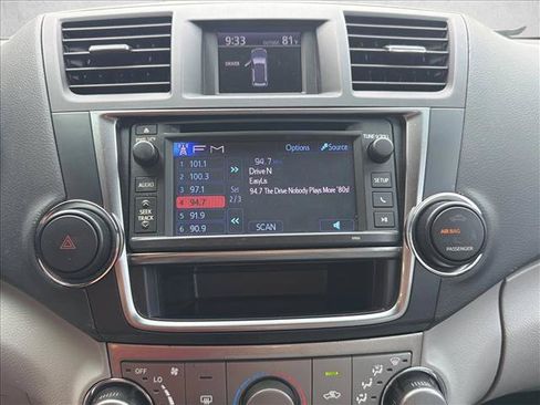 Used 2013 Toyota Highlander FWD image 18