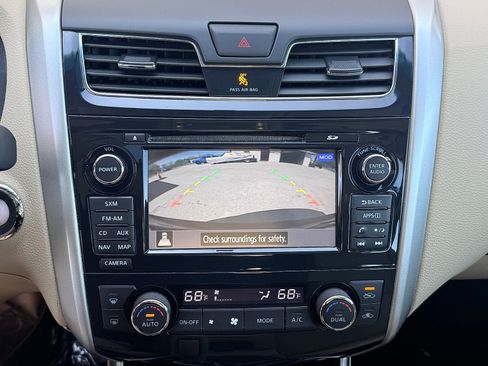Used 2015 Nissan Altima 2.5 SL w/ Technology Package FWD image 24