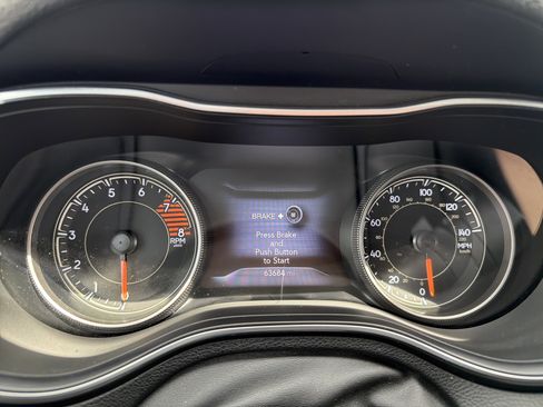 Used 2019 Jeep Cherokee Limited AWD/4WD image 16