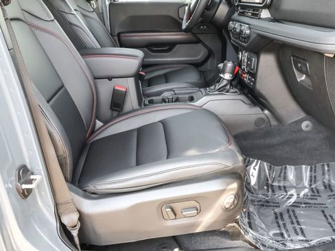 Used 2024 Jeep Wrangler Unlimited Rubicon image 39