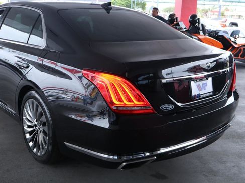 Used 2018 Genesis G90 3.3T Premium RWD image 9