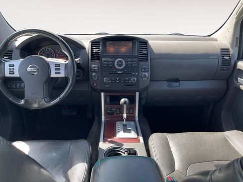 Used 2011 Nissan Pathfinder LE w/ Navigation Pkg AWD/4WD image 10