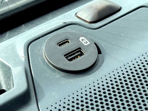 Used 2021 Ford Bronco Badlands image 29