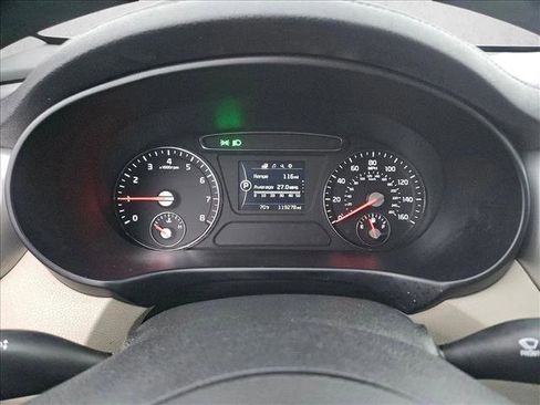 Used 2018 Kia Sorento LX image 19