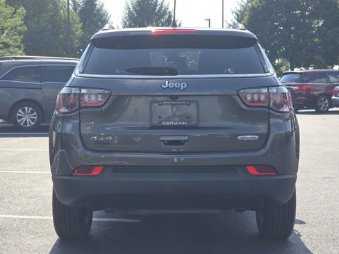 Used 2023 Jeep Compass Latitude w/ Convenience Group AWD/4WD image 17