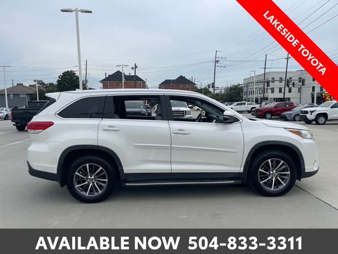 Used 2019 Toyota Highlander XLE FWD image 6