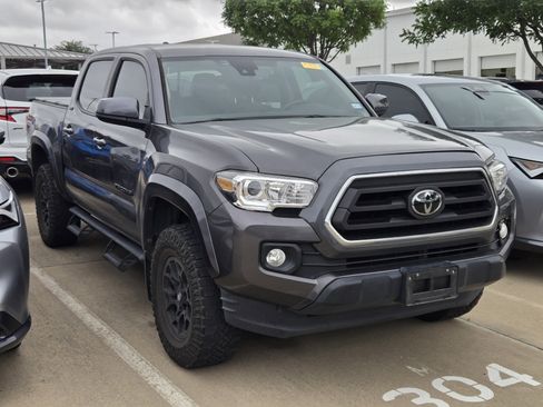 Used 2021 Toyota Tacoma SR5 RWD image 3