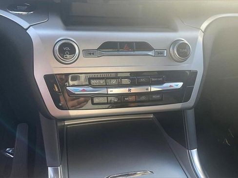 Certified 2021 Ford Explorer XLT w/ Equipment Group 202A image 31