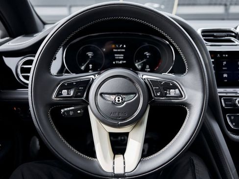 Used 2023 Bentley Bentayga Extended Wheelbase AWD/4WD image 58