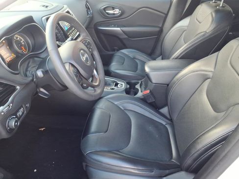 Used 2022 Jeep Cherokee Limited image 10