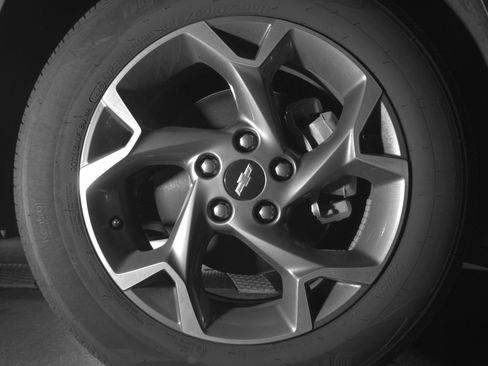 Used 2025 Chevrolet Trax LT FWD image 13