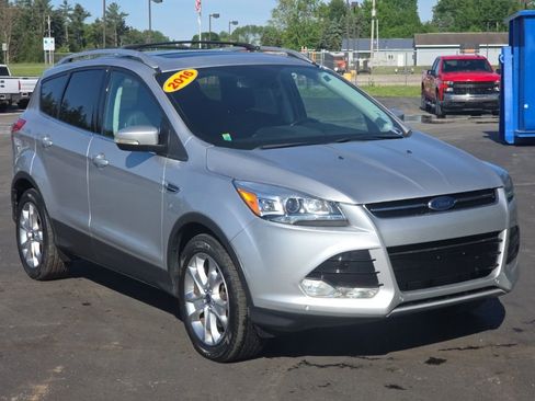 Used 2016 Ford Escape Titanium w/ Equipment Group 301A AWD/4WD image 9