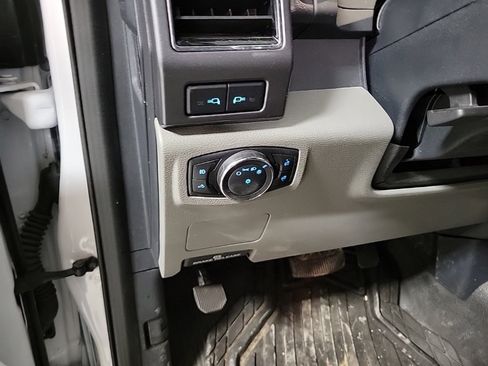 Used 2022 Ford F350 XLT w/ XLT Value Package image 8