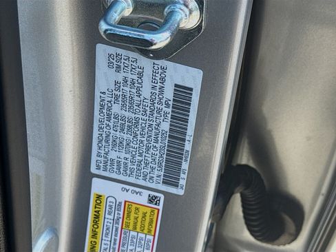 Used 2025 Honda CR-V LX image 37
