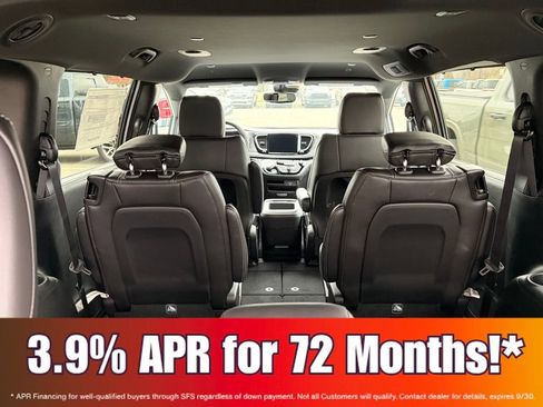 New 2026 Chrysler Pacifica Select FWD image 11