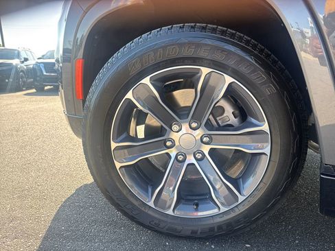 Used 2024 Jeep Grand Wagoneer Series I w/ HD Trailer Tow Package image 29