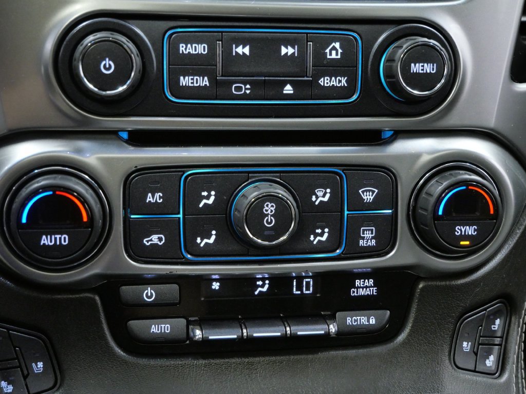Used 2019 Chevrolet Suburban Premier AWD/4WD image 28
