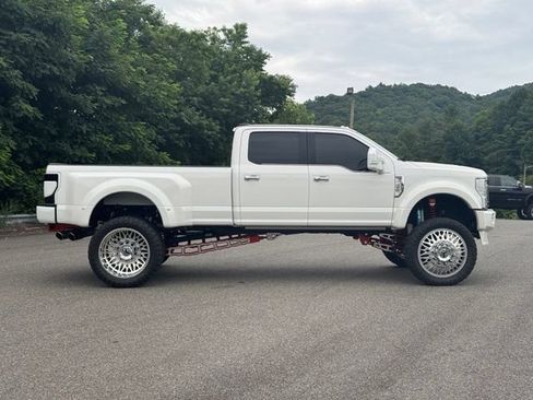 Used 2022 Ford F450 Platinum w/ FX4 Off-Road Package AWD/4WD image 8
