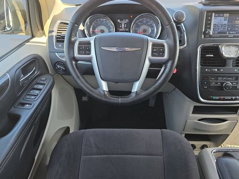 Used 2011 Chrysler Town & Country Touring FWD image 14