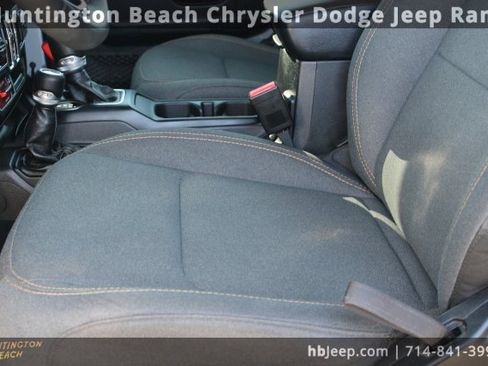 Used 2024 Jeep Wrangler Unlimited image 38