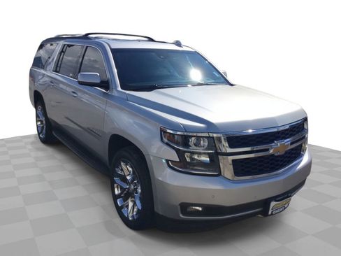 Used 2017 Chevrolet Suburban LT image 1