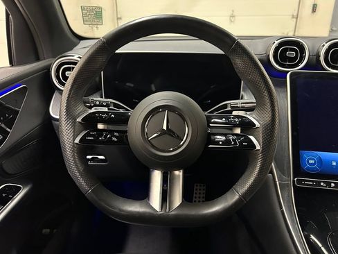 Used 2025 Mercedes-Benz GLC 350e 4MATIC image 17