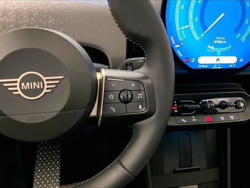 Certified 2025 MINI Cooper S FWD image 19