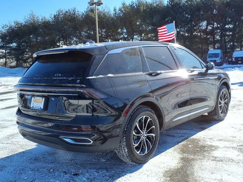 Used 2025 Lincoln Nautilus Premier w/ Equipment Group 102A image 7