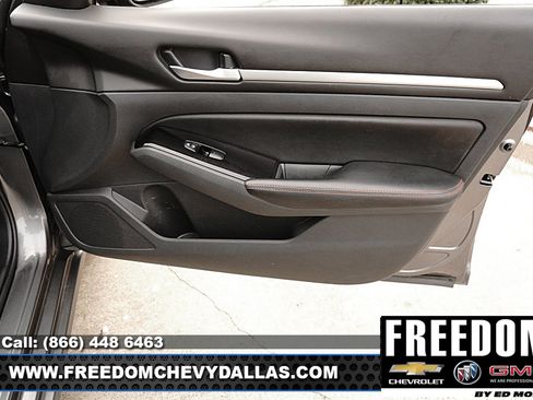 Used 2024 Nissan Altima 2.5 SR FWD image 34