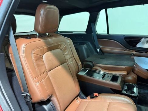 Used 2025 Lincoln Aviator Reserve w/ Equipment Group 201A AWD/4WD image 37