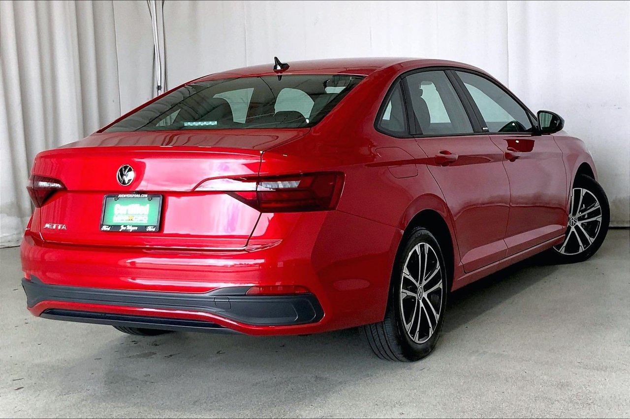 Used 2024 Volkswagen Jetta Sport FWD image 13
