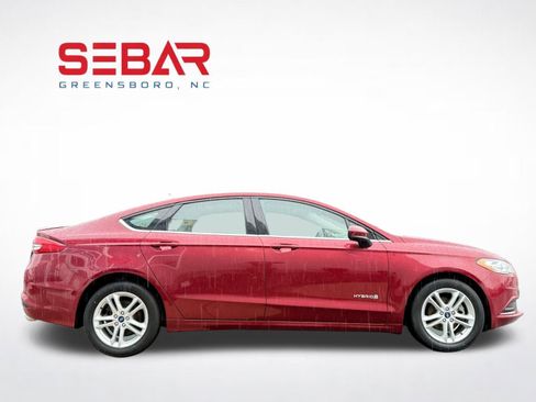 Used 2018 Ford Fusion SE image 5