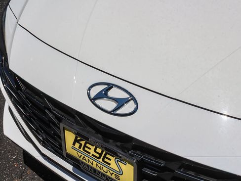 Certified 2023 Hyundai Elantra Limited FWD image 14