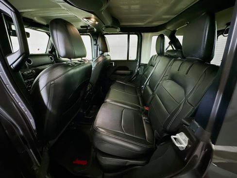 Used 2022 Jeep Wrangler Sahara image 28