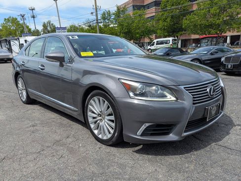 Used 2013 Lexus LS 460 AWD w/ Comfort Pkg image 5