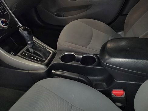 Used 2016 Hyundai Elantra SE FWD image 26