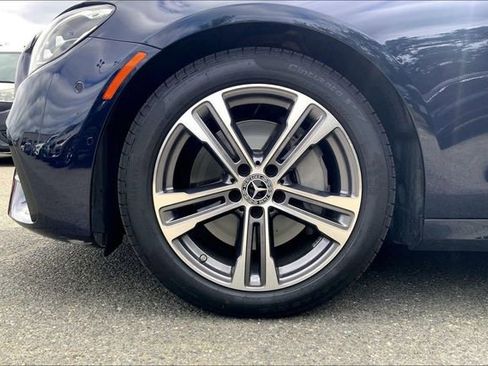 Used 2023 Mercedes-Benz E 350 4MATIC Sedan image 5