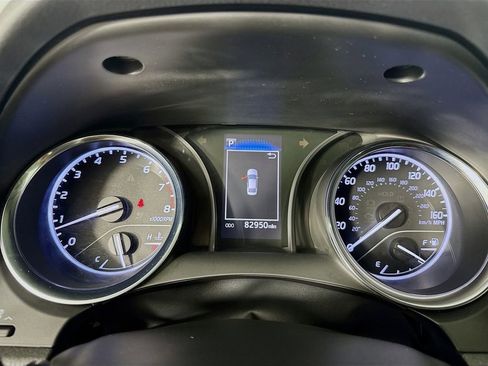 Used 2020 Toyota Camry SE FWD image 18