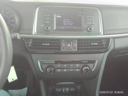 Used 2017 Kia Optima LX FWD image 12
