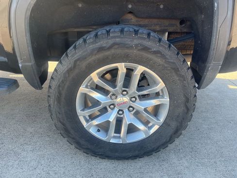 Used 2022 GMC Sierra 1500 SLT w/ SLT Premium Package image 6