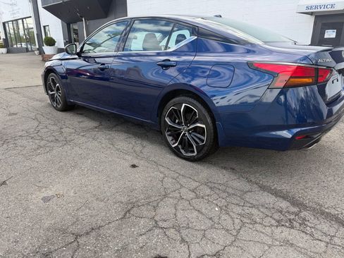 Used 2024 Nissan Altima 2.5 SR AWD/4WD image 3