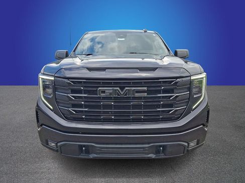 Used 2022 GMC Sierra 1500 Elevation w/ LPO, Elevation Black Package AWD/4WD image 2