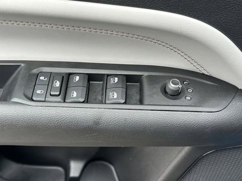 Used 2022 Jeep Compass Limited image 23