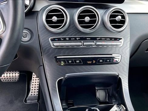 Used 2022 Mercedes-Benz GLC 300 4MATIC image 26