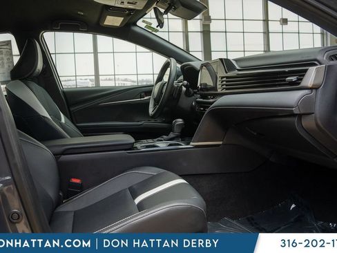 Used 2025 Toyota Camry SE FWD image 27
