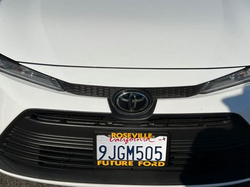 Used 2024 Toyota Corolla LE FWD image 12